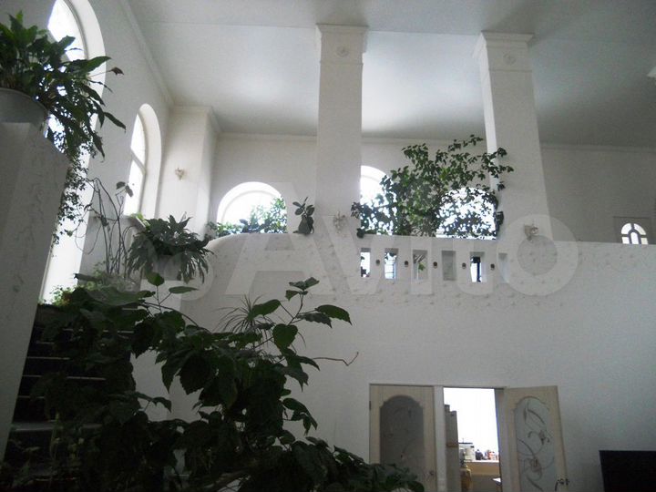 Коттедж 435 м² на участке 11 сот.