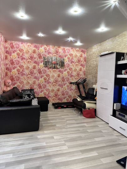 2-к. квартира, 53 м², 1/5 эт.