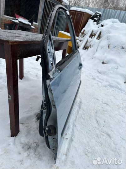 Дверь передняя левая Ford Fiesta MK5 1.4+робот