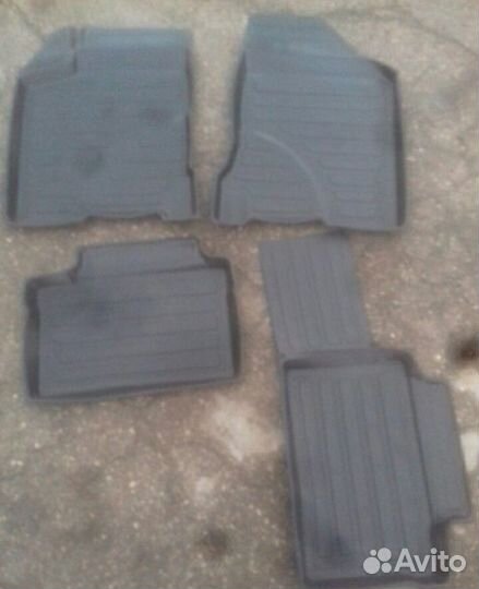 Резиновые коврики от Весты кросс оригинал