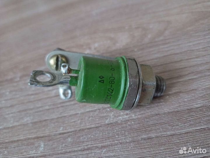 Тиристор симметричный (симистор) 2тс142-80-6