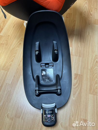 Cybex sirona m2 i-size base m