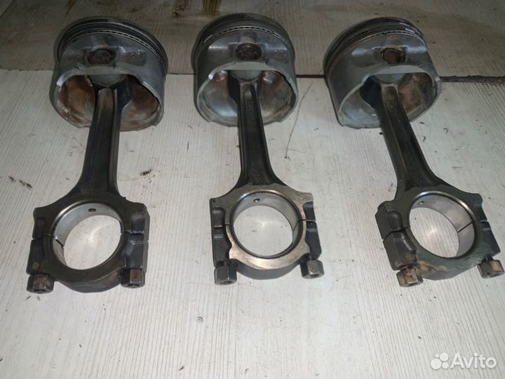 Поршень Ford Focus 1 LX 2.0 split port 2002