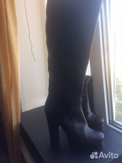 Фирменная обувь