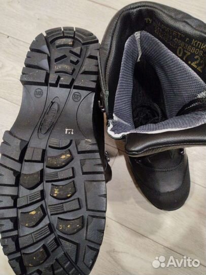 Берцы Паритет димосизоннын 42 размер.Торг уместен