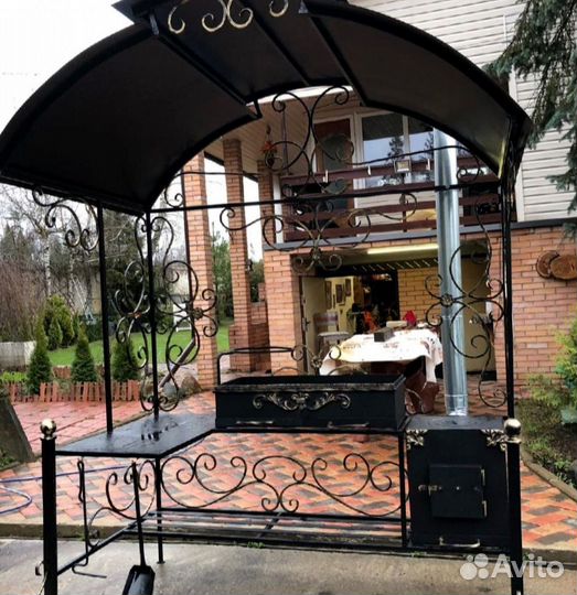 Мангал с крышей