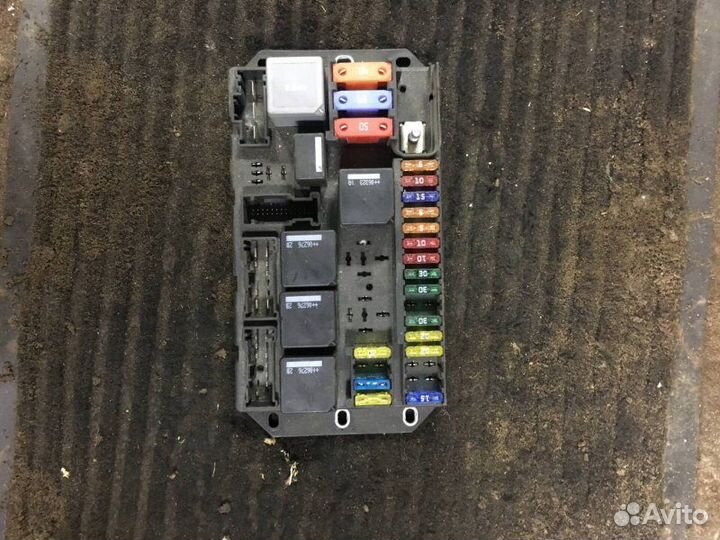 Блок предохранителей Land Rover Range Rover Vogue