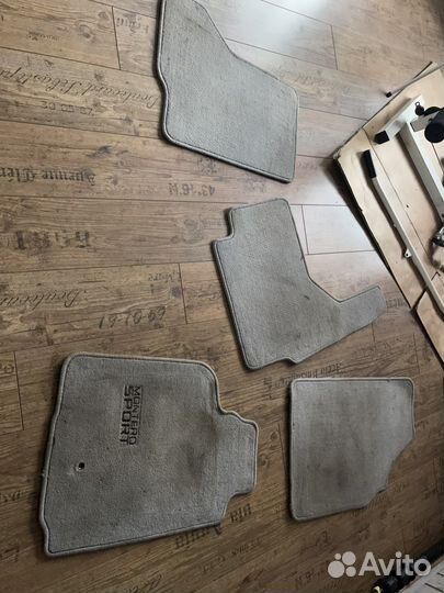 Коарики в салон Mitsubisi Montero Sport 1