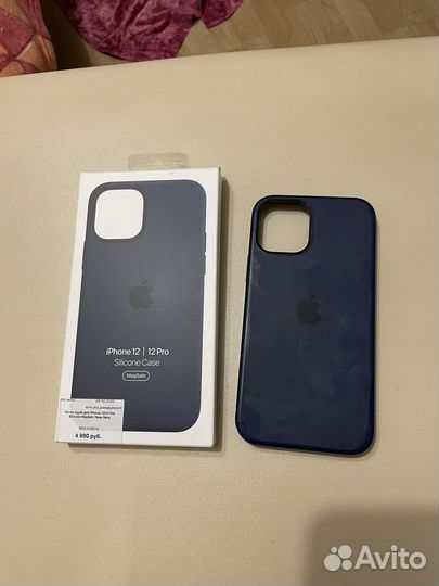 Оригинальный силиконовый чехол для iPhone 12