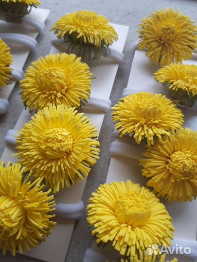 Резинки и заколки для волос из фоамирана