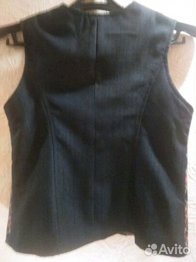 Детская жилетка для школы