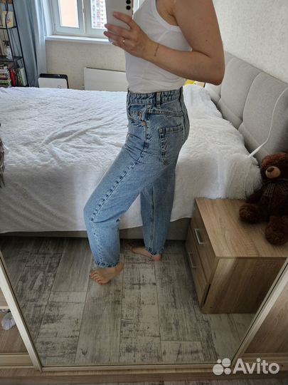 Женские джинсы голубые mom jeans бананы Reserved S