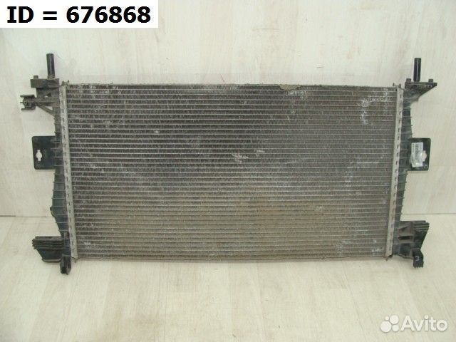 Радиатор охлаждения двигателя Ford Focus