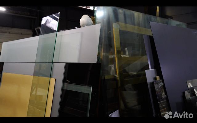 Распашные стеклянные двери