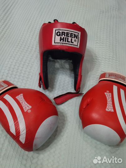 Шлем и перчатки