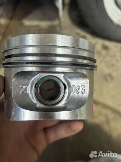 Комплект поршней