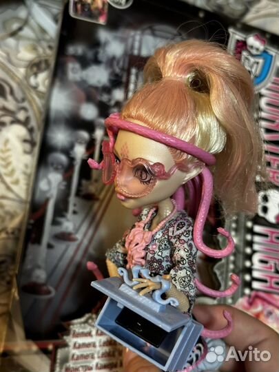 Кукла Монстер Хай Вайперин Горгон в коробке