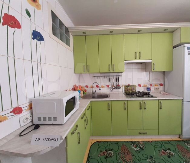 2-к. квартира, 52 м², 1/9 эт.