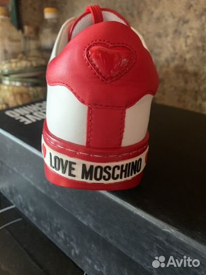 Love moschino кожа