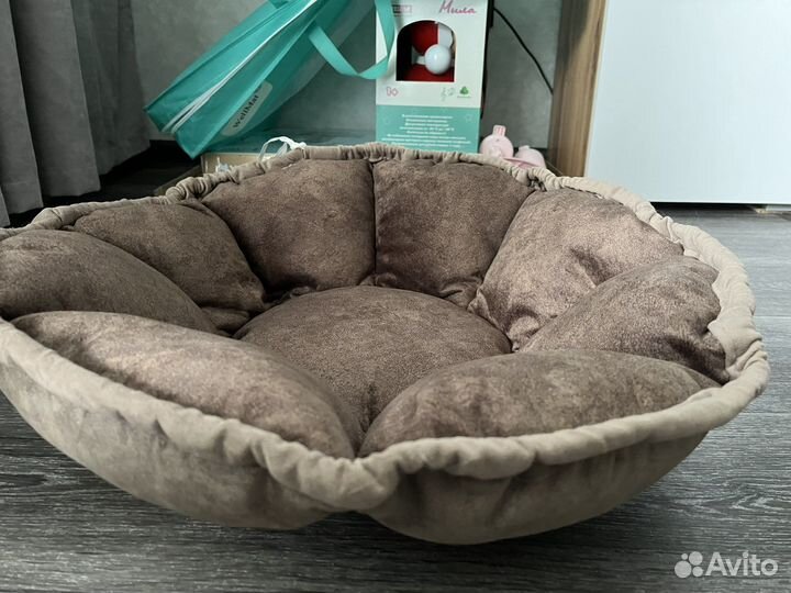 Лежанка для кошек новая