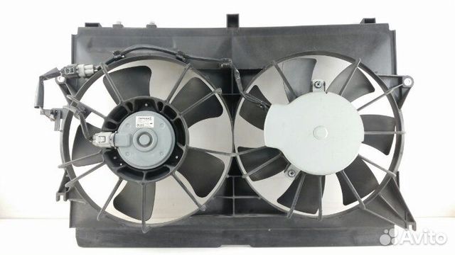 Диффузор радиатора Toyota Avensis AZT250 2004