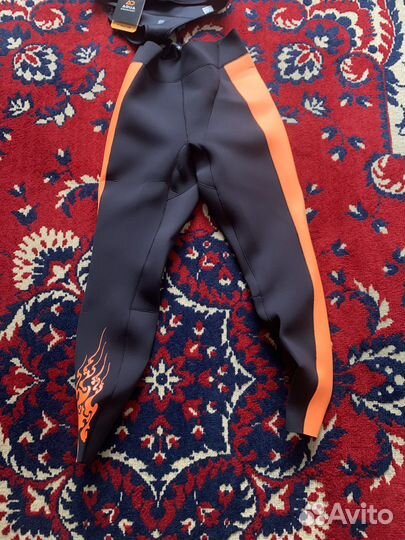 Гидрокостюм