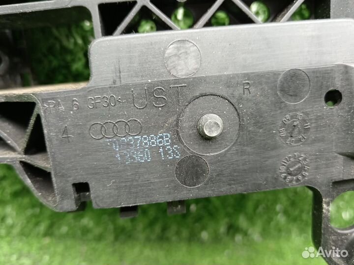 Кронштейн ручки двери правый VAG Audi A4 B8 allroad S4 B8