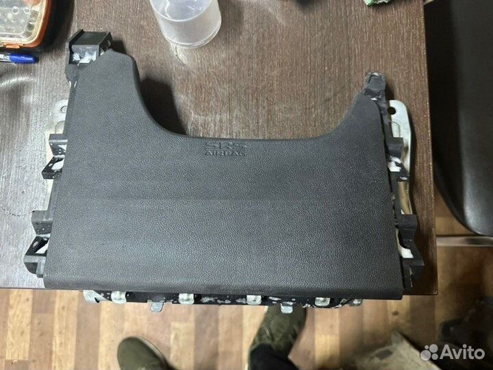 Подушка безопасности в колени Mitsubishi Asx