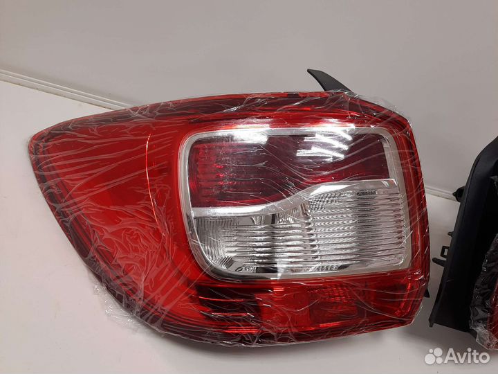 Задний левый фонарь Renault logan 2014