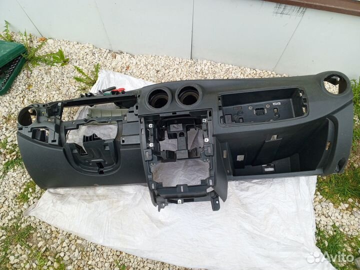 Передняя панель,торпедо nissan,ниссан