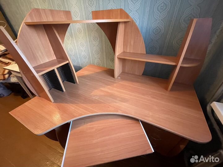 Компьютерный стол