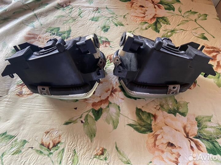 Оригинальные Противотуманные фары на w211