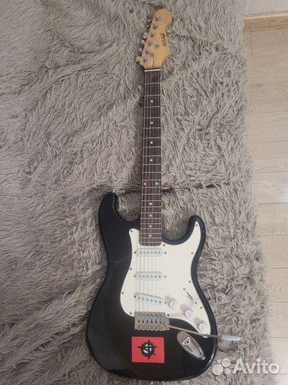 Комплект гитара+комбик+аксесуары