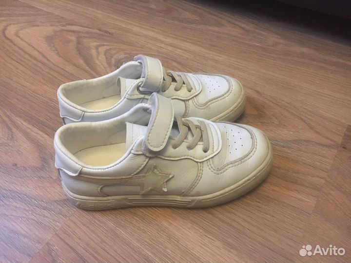 Кроссовки детские
