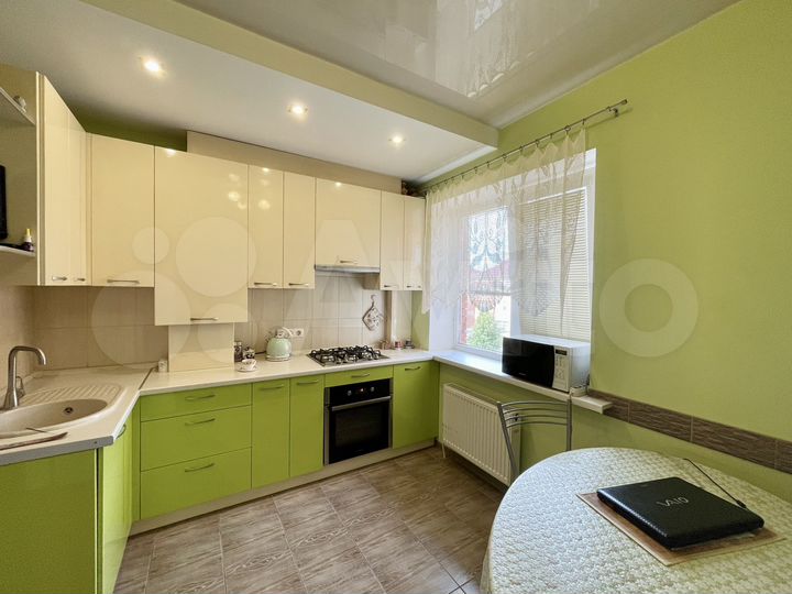 2-к. квартира, 64 м², 3/3 эт.