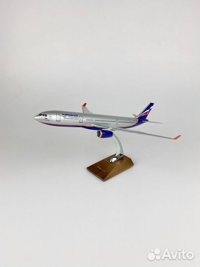 Модель самолета Аэробус А-330 1/144 Аэрофлот