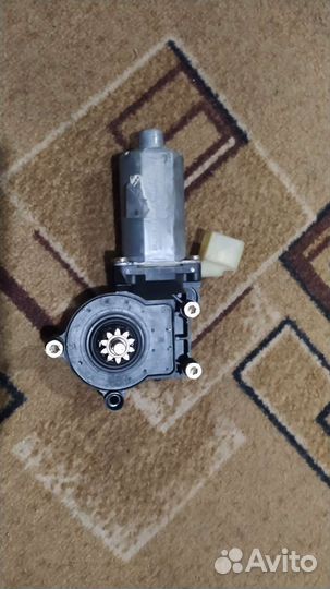 Моторчик стеклоподъемника передний левый Volvo s80