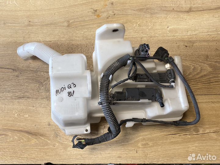 Audi q3 бачок омывателя стекла и фар