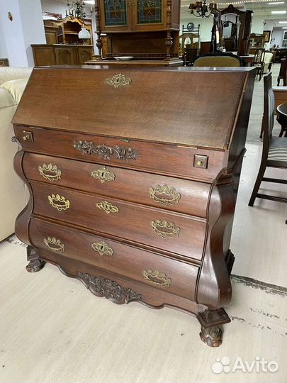 Старинный секретер