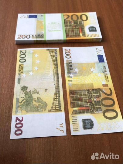 1 пачка купюр номинал 200 Евро Реквизит
