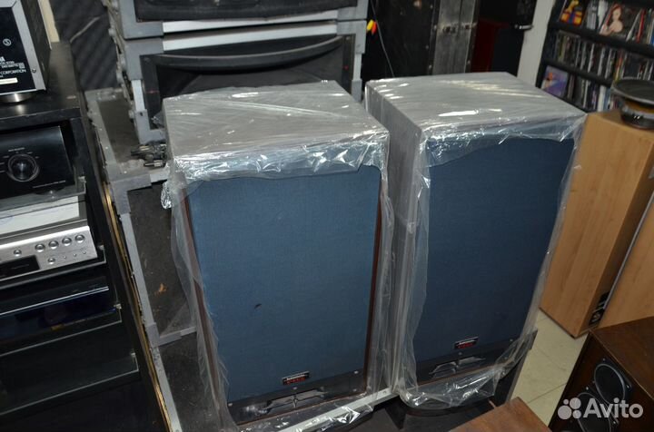 Колонки напольные Radiotechnica S-90D с грилями