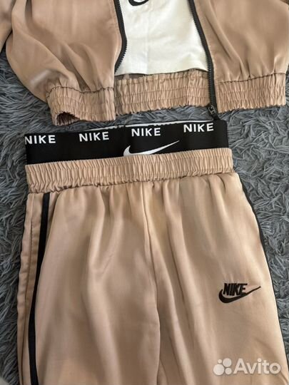 Спортивный костюм женский Nike