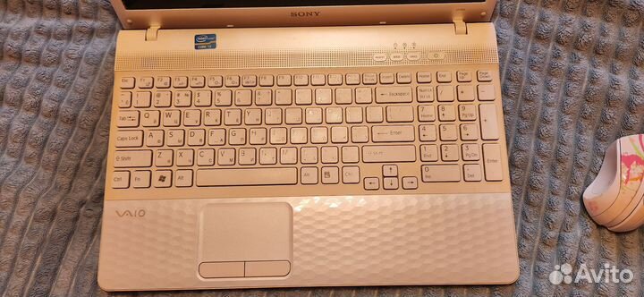 Ноутбук Sony vaio белый (без сумки)