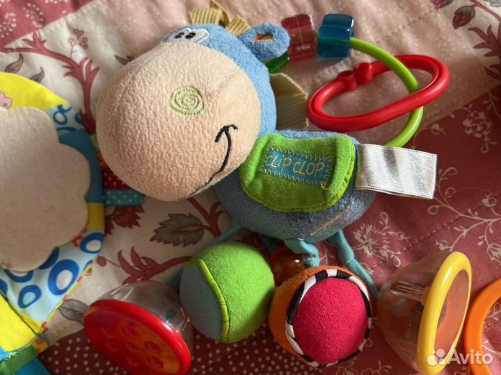 Игрушки для малышей пакетом