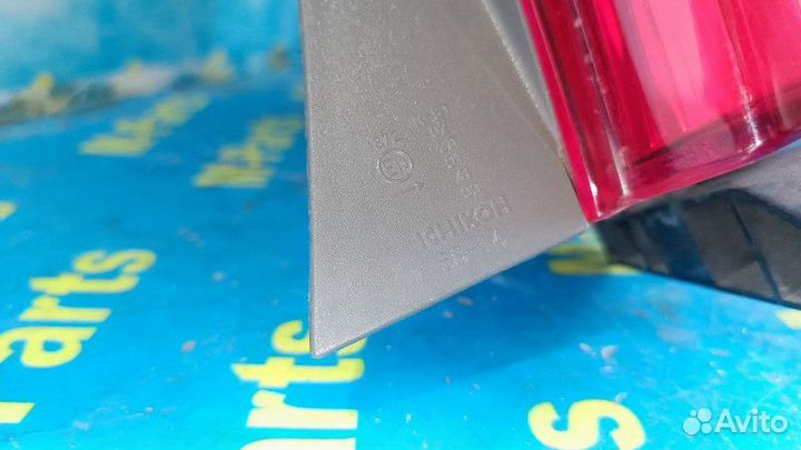 Стоп-сигнал правый Toyota Wish ZNE10 2-Я модель