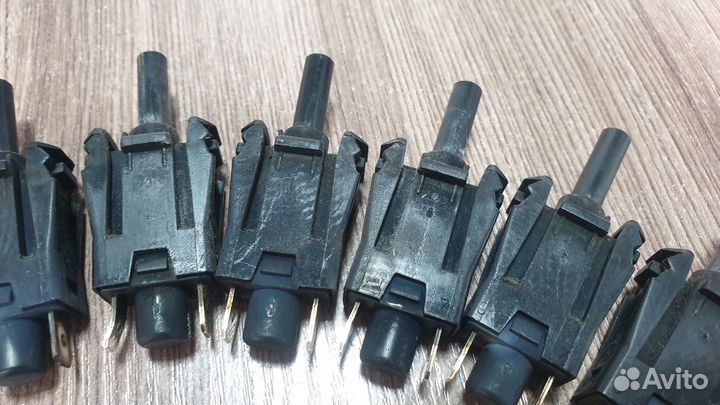 Концевик Mercedes-Benz A0015458714 W124 W126