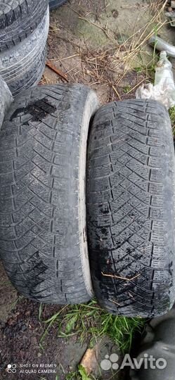 Pirelli Ice Zero FR 215/65 R16