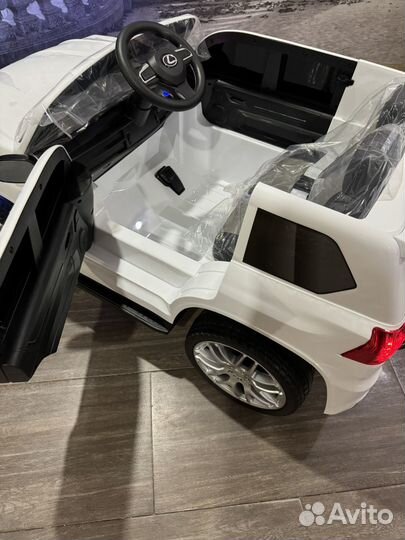 Электромобиль Lexus 570 полный привод, пульт