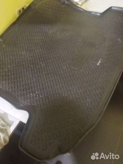 Шторка багажника