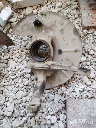 Поворотный кулак Нива